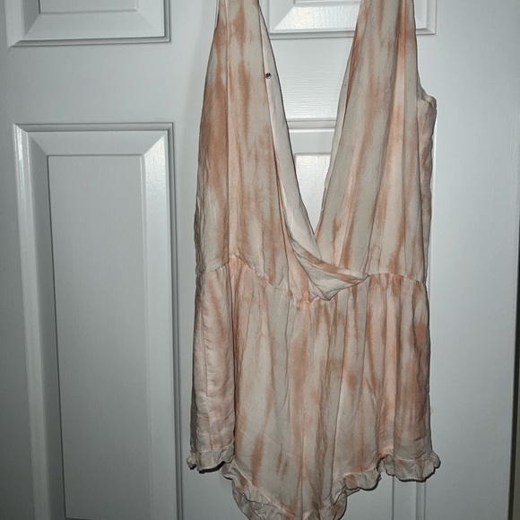 GENTLE FAWN TYE DYE PINK AND WHITE BEAUTIFUL ROMPER - Picture 2 of 5